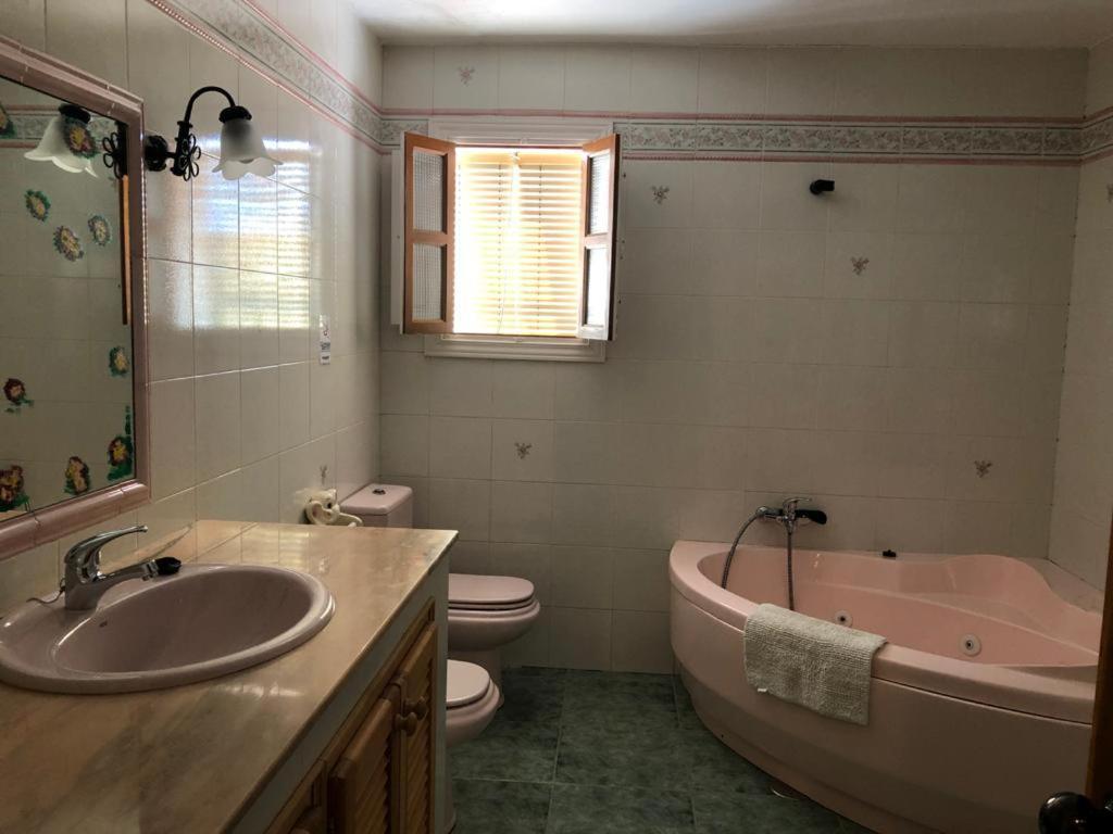 Вилла Casa Rural El Alamo Малага Экстерьер фото